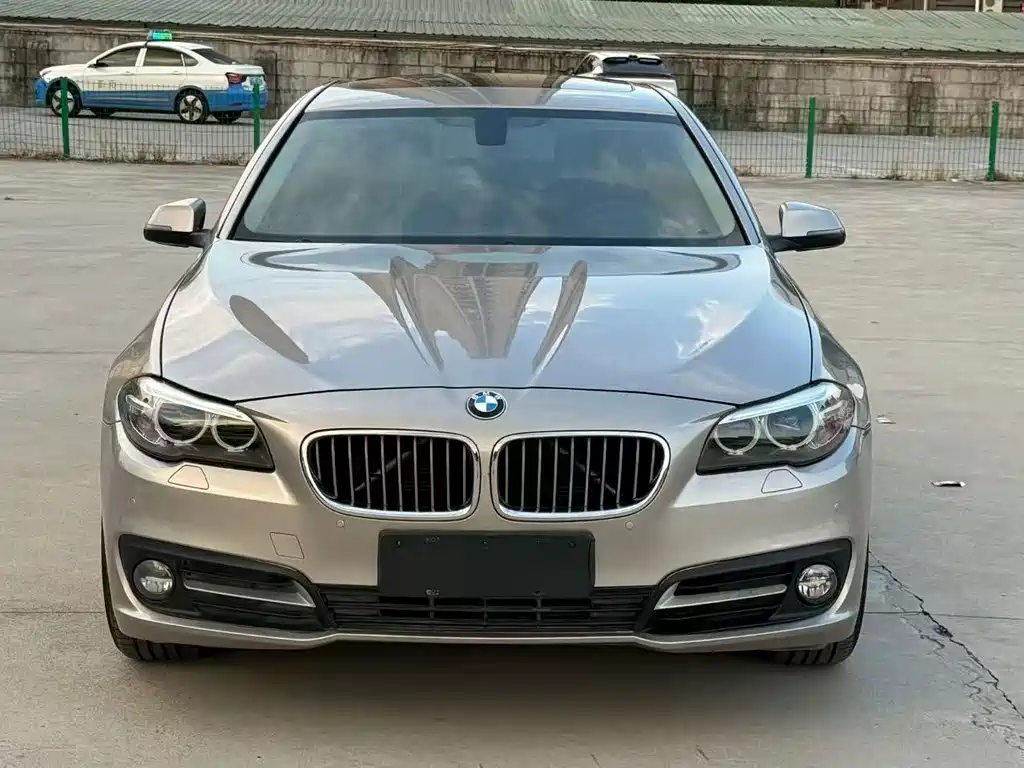 BMW 5 Series — миниатюра 2