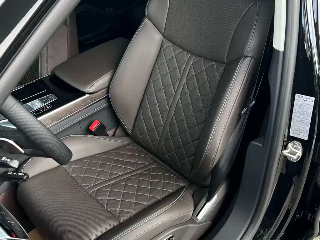 Audi A8 — миниатюра 5