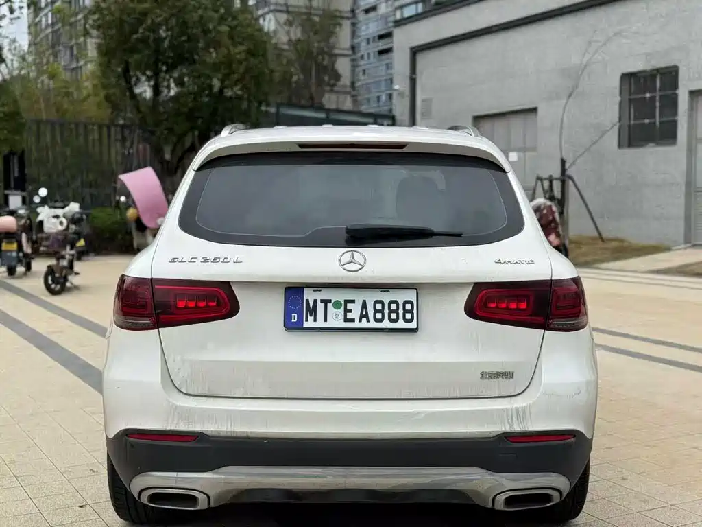 MERCEDES-BENZ GLC