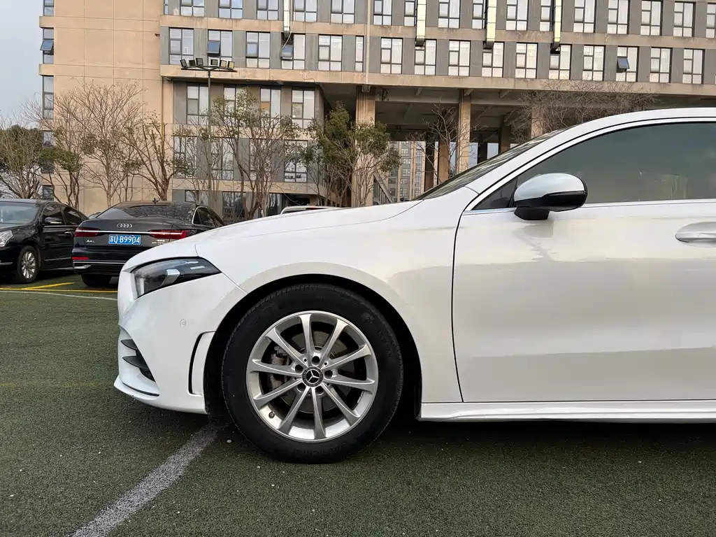 MERCEDES-BENZ A CLASS