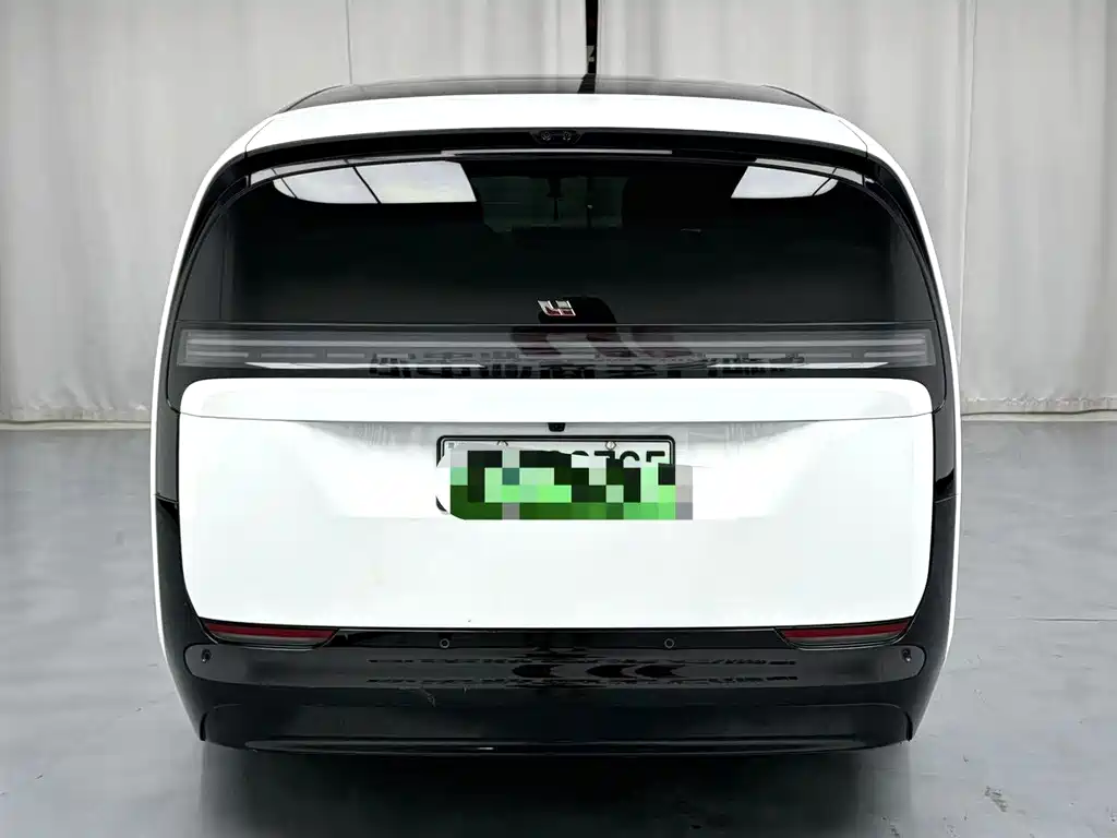 Li Auto MEGA 2024 Ultra