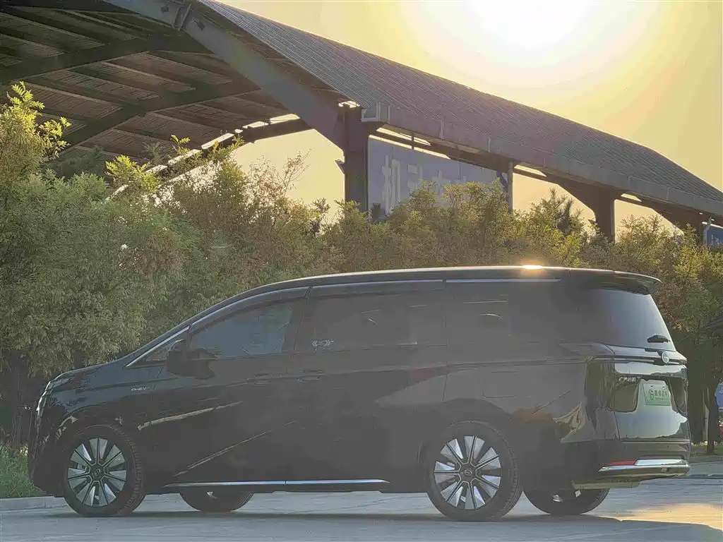 GAC Motor Trumpchi E8 PHEV — миниатюра 31