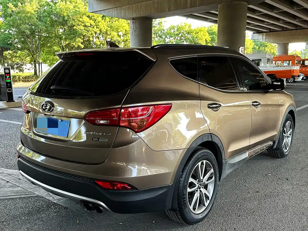 Hyundai Santa Fe (Import) — миниатюра 4