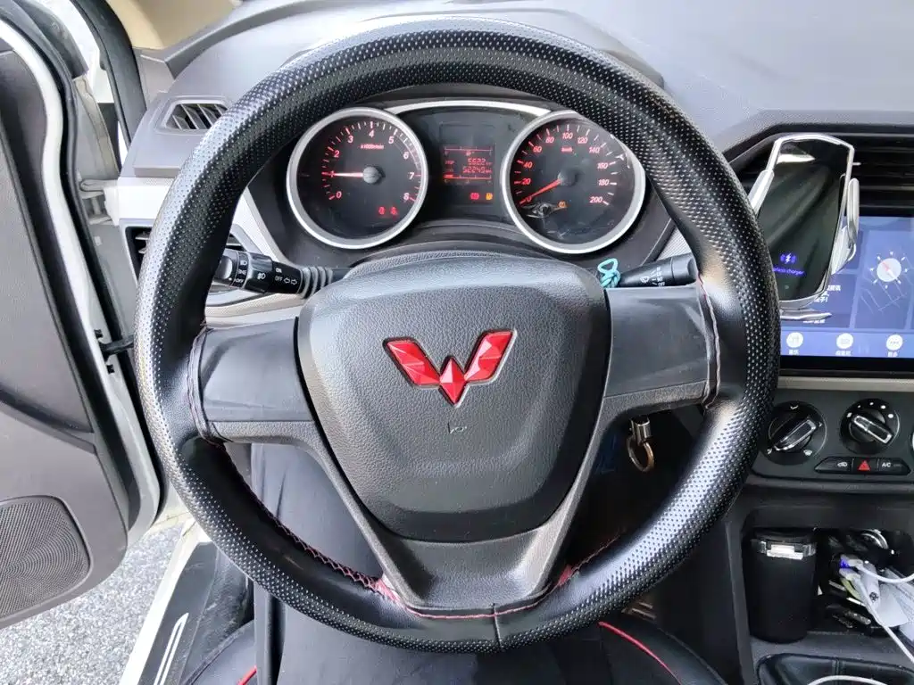 Wuling Hongguang — миниатюра 11