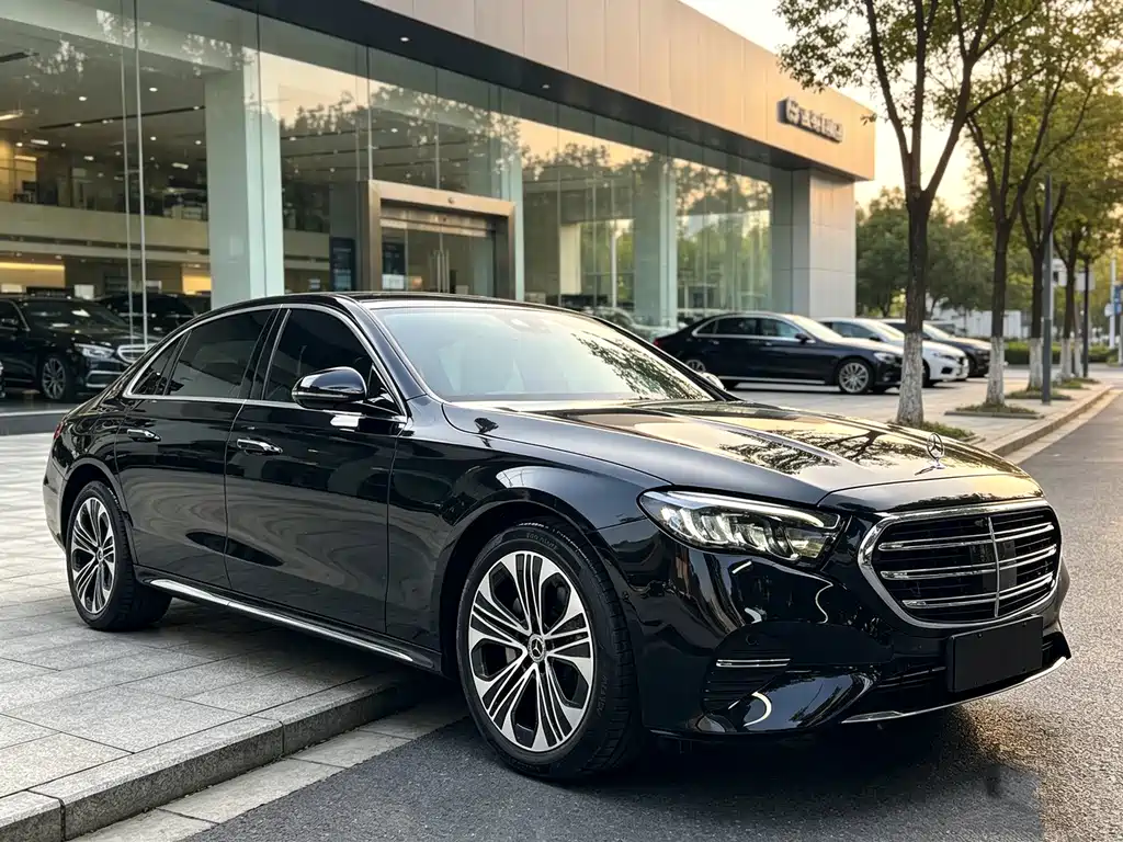 Mercedes-Benz E-Class — миниатюра 2