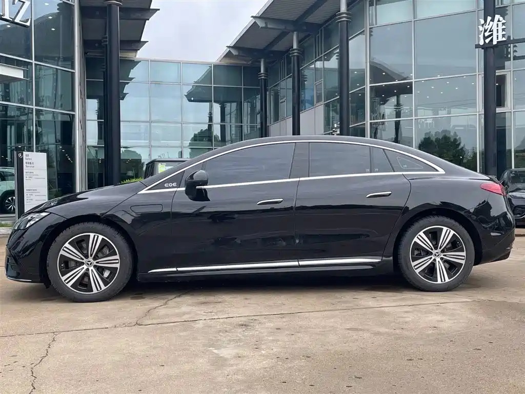 Mercedes-Benz EQE 2025 500 4MATIC