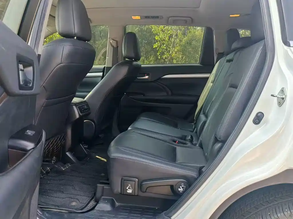 Toyota Highlander — миниатюра 6