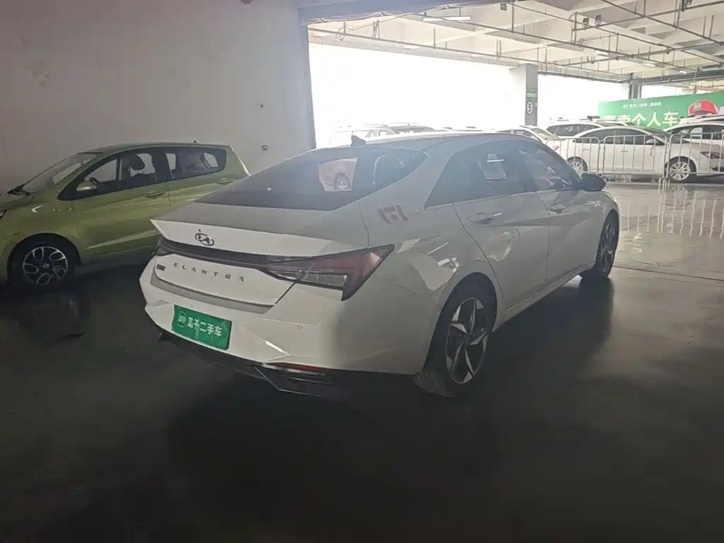 Hyundai Elantra — миниатюра 4