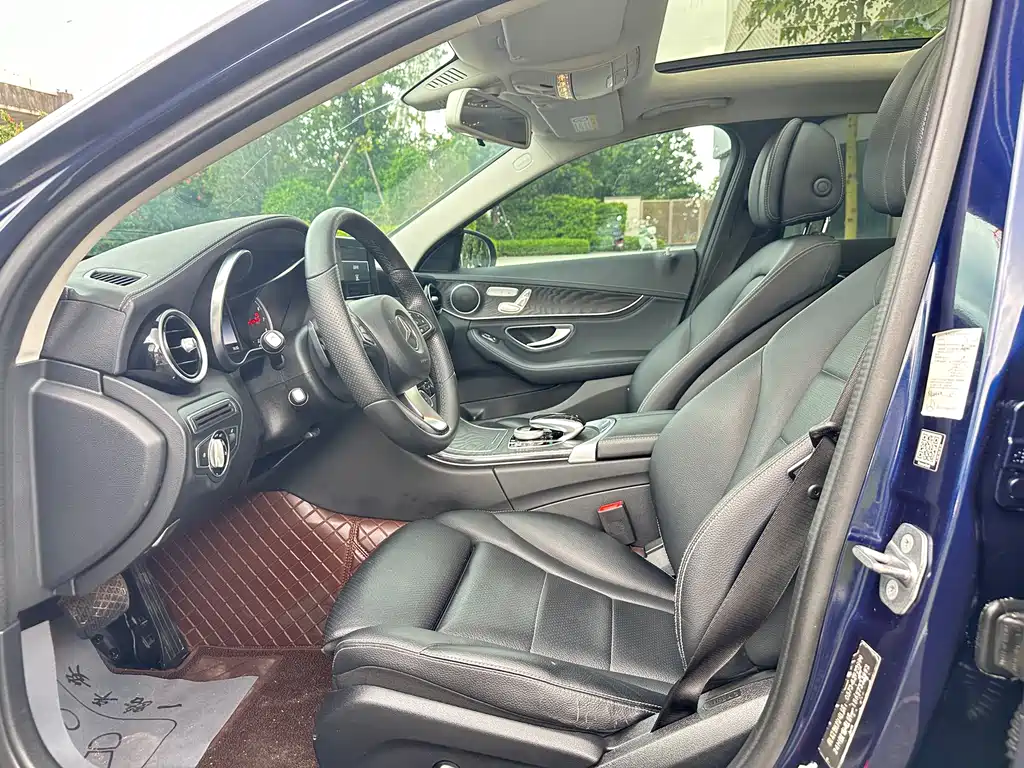Mercedes-Benz C-Class — миниатюра 5