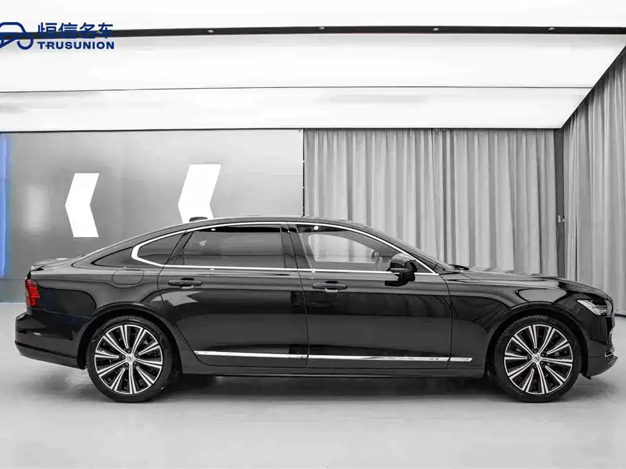 Volvo S90 2024 B5 Luxury