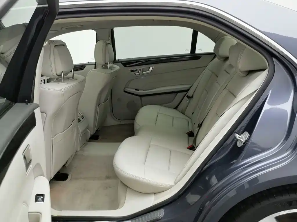 Mercedes-Benz E-Class — миниатюра 15