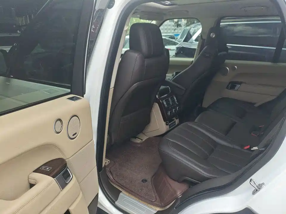 Land Rover Range Rover — миниатюра 6
