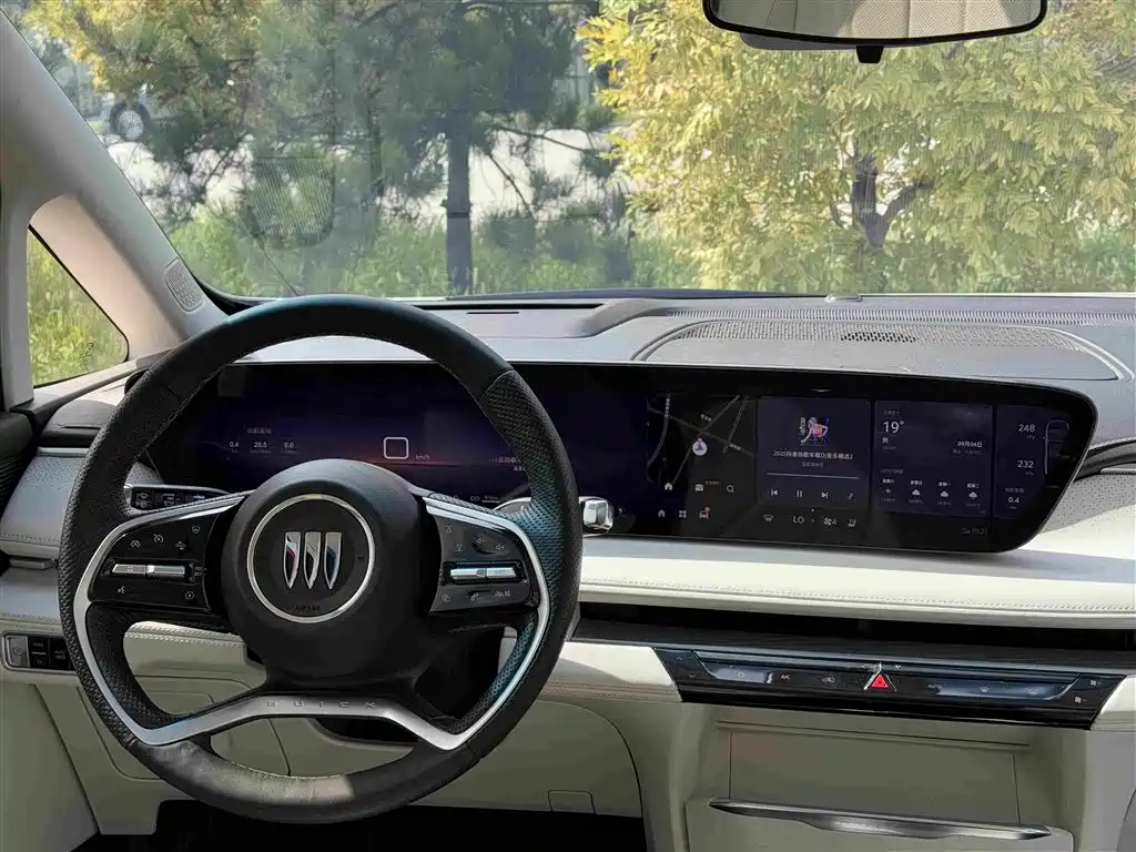 Buick GL8 Hybrid — миниатюра 7