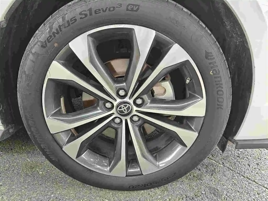 Toyota Granvia — миниатюра 14