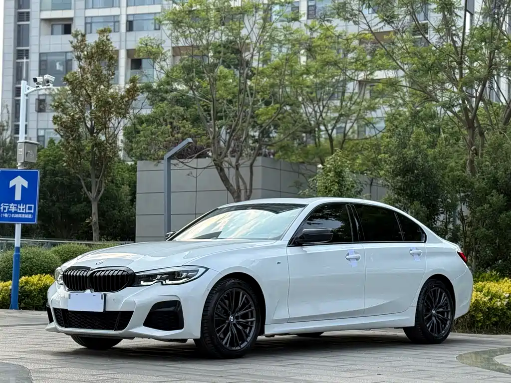 BMW 3 Series 2022