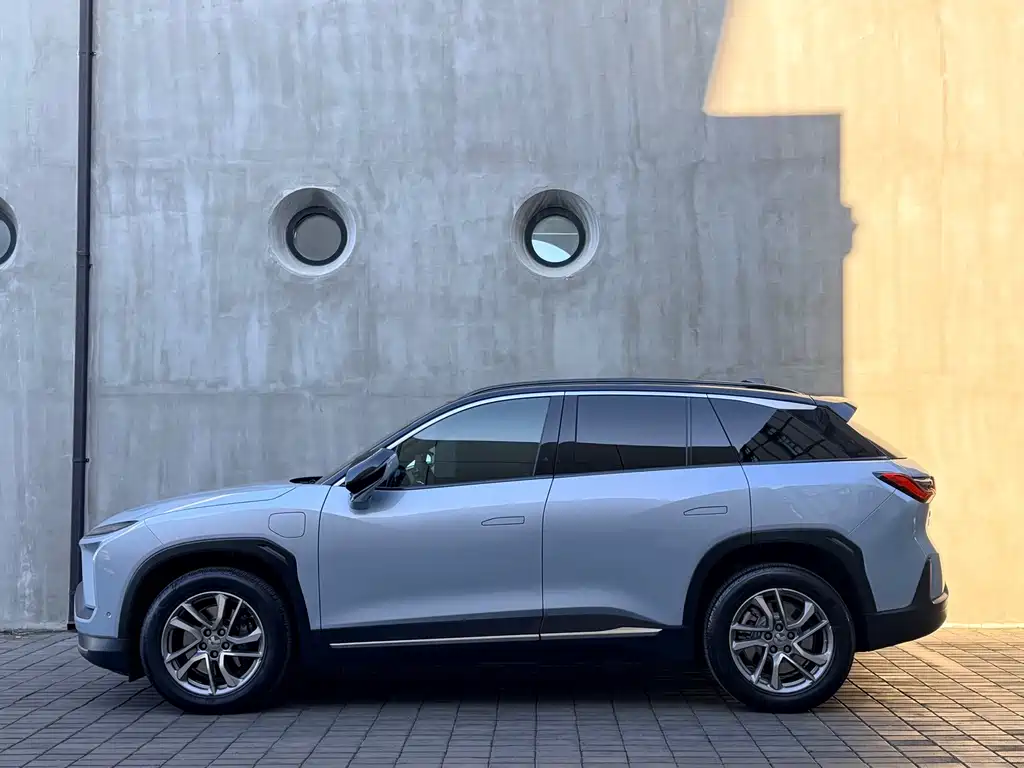 NIO ES6 — миниатюра 9