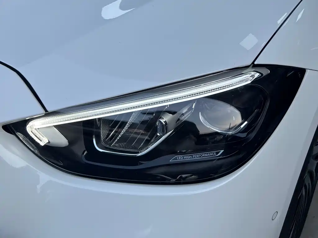 Mercedes-Benz C-Class — миниатюра 10