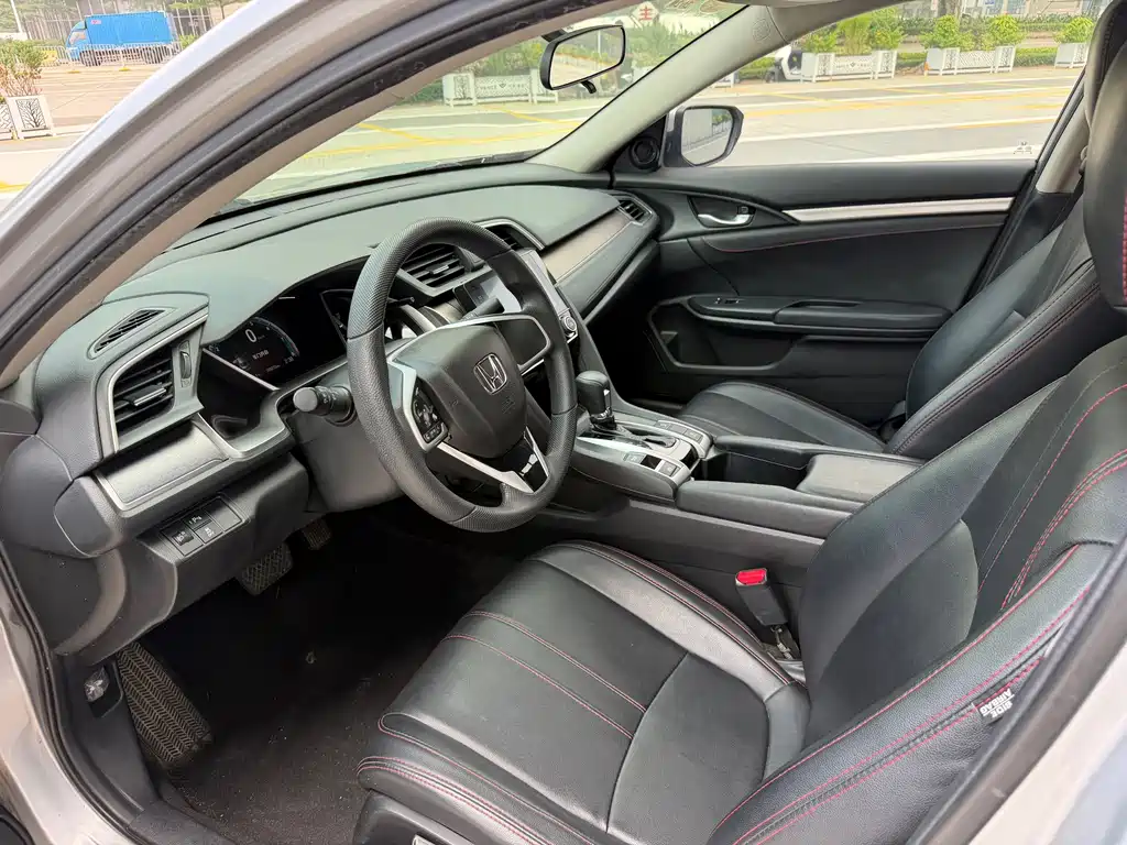 Honda Civic — миниатюра 7