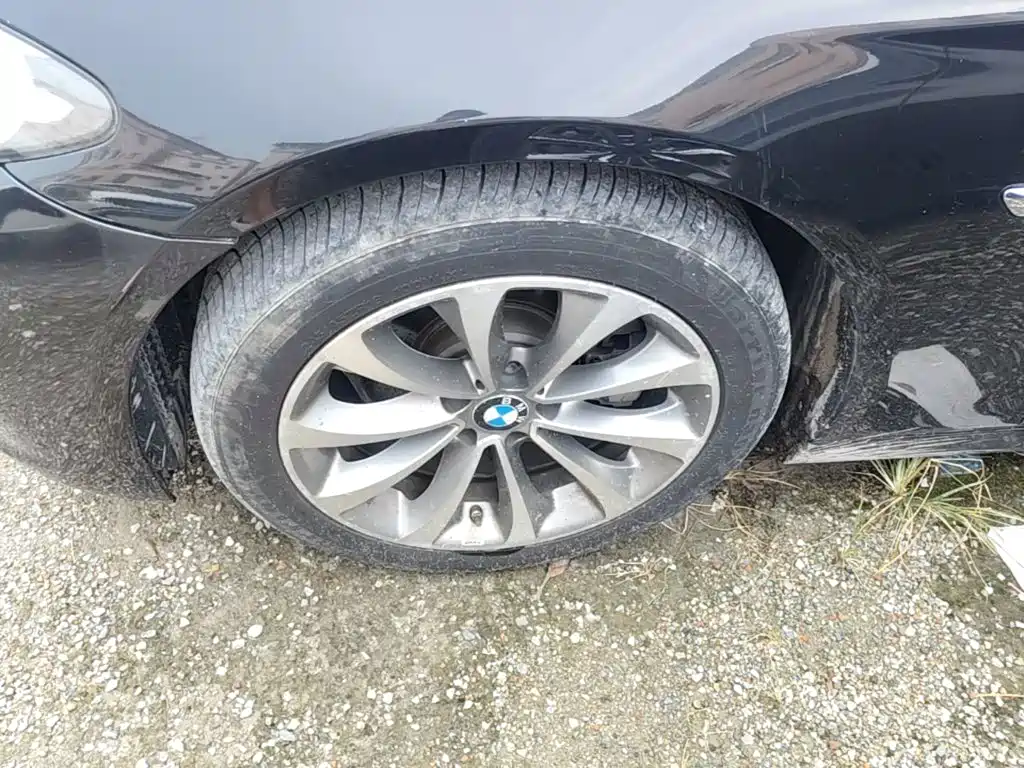 BMW 5 Series — миниатюра 23