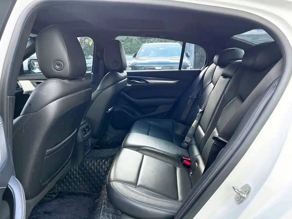 Cadillac CT5 — миниатюра 9