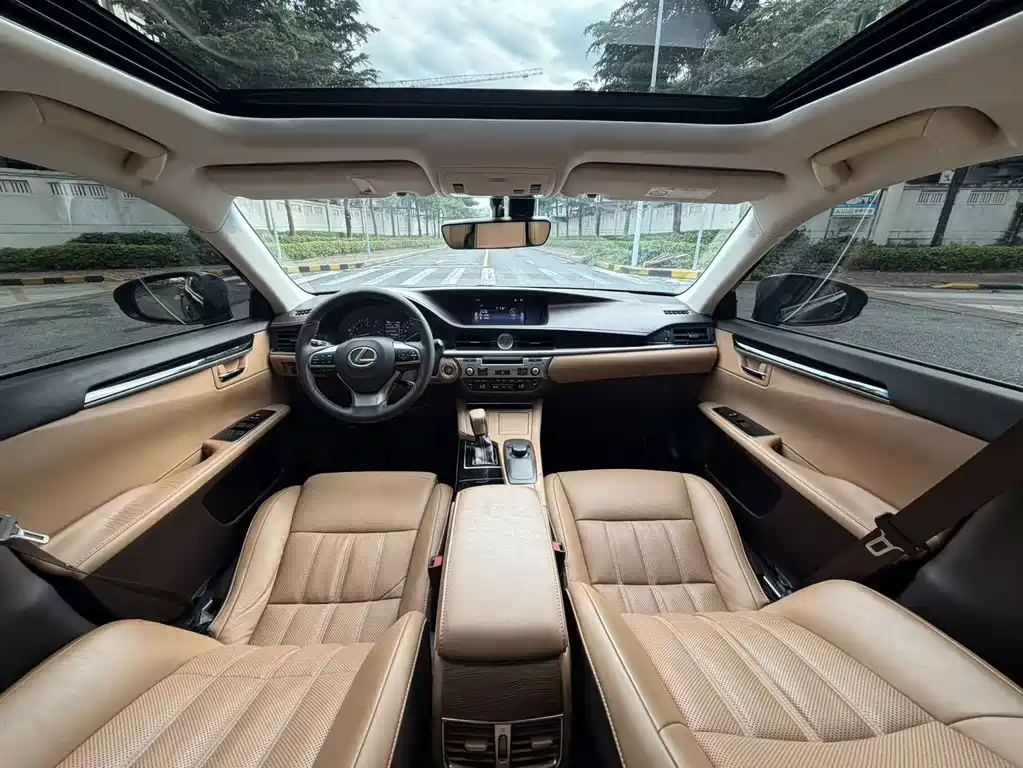 Lexus ES — миниатюра 16