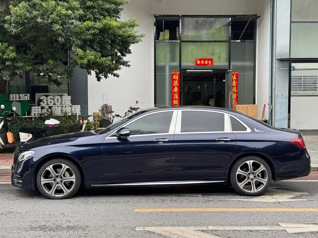 MERCEDES-BENZ E CLASS