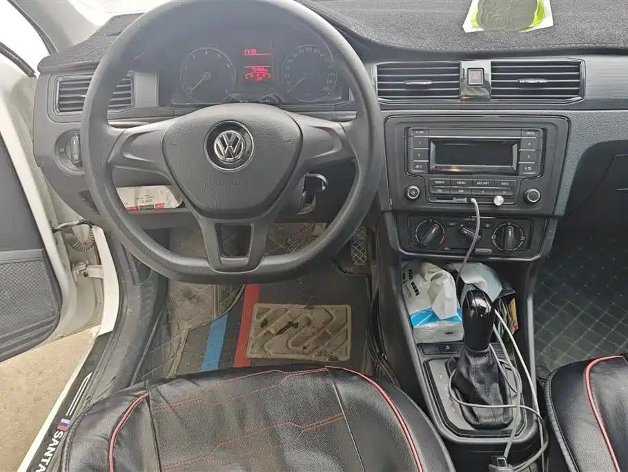 VOLKSWAGEN SANTANA