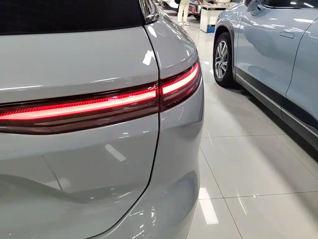 NIO ES8 — миниатюра 8