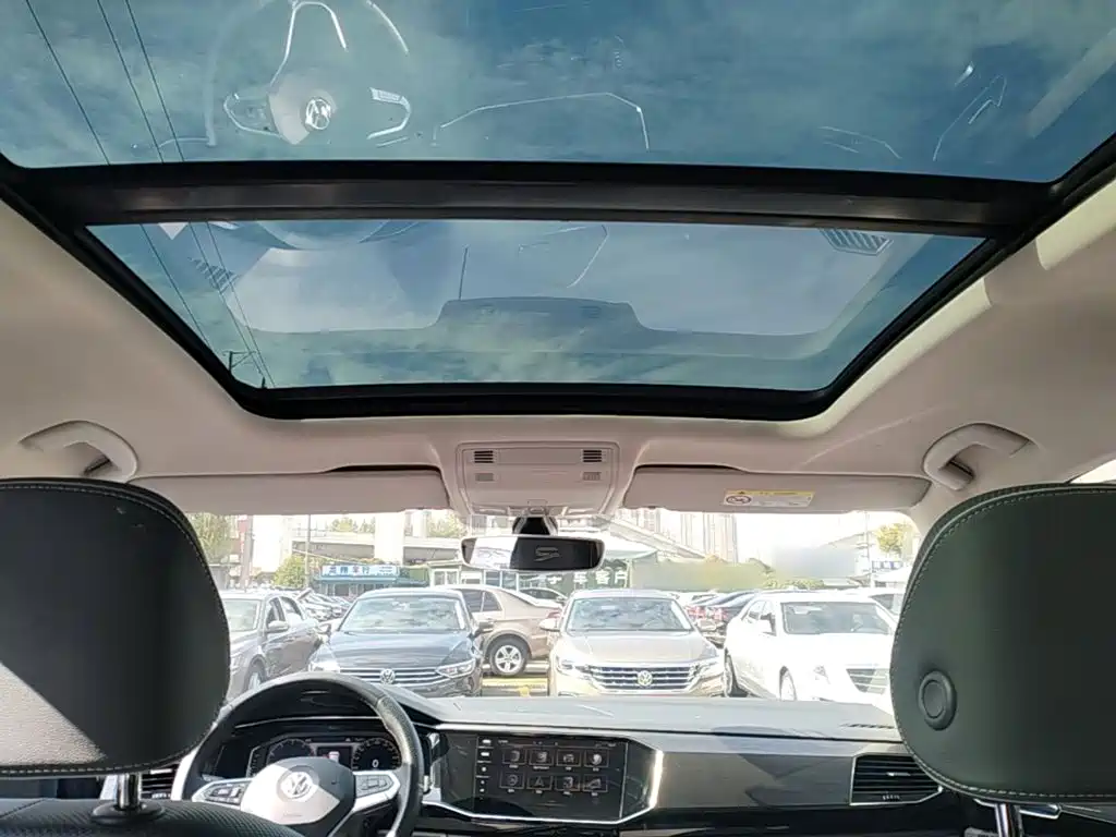 Volkswagen X — миниатюра 18