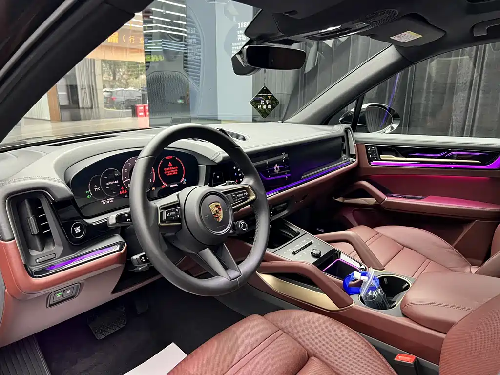 Porsche Cayenne — миниатюра 15
