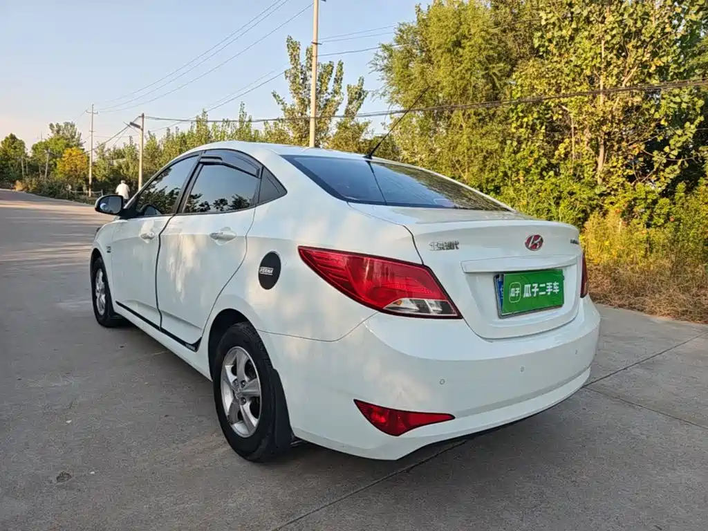 Hyundai Verna — миниатюра 5