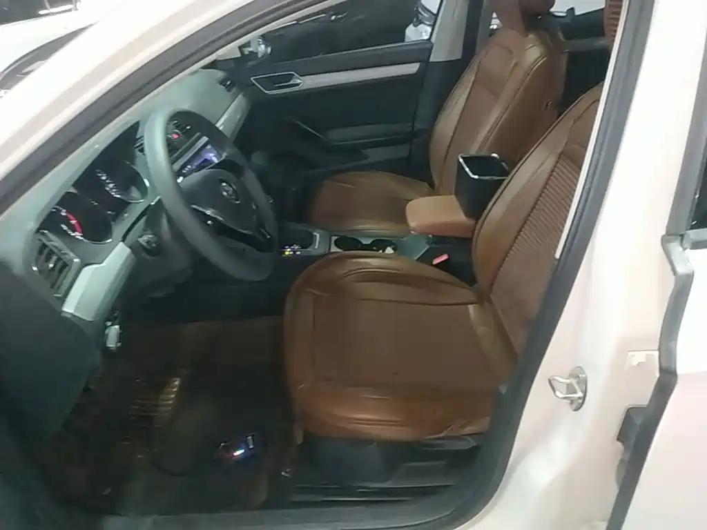 Volkswagen Lamando — миниатюра 15