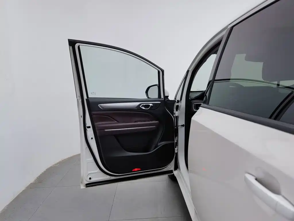 GAC Motor Trumpchi M6 — миниатюра 8