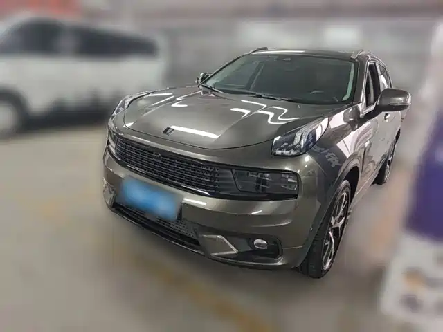 2018 Lynk & Co 01
