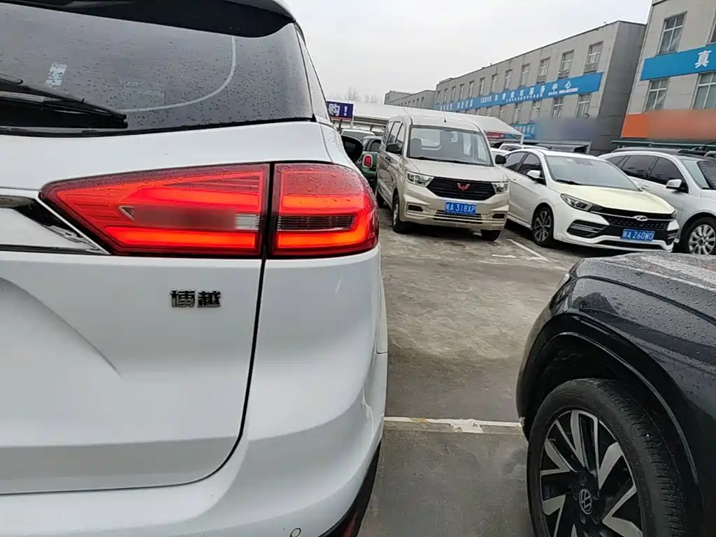 Geely Boyue — миниатюра 8