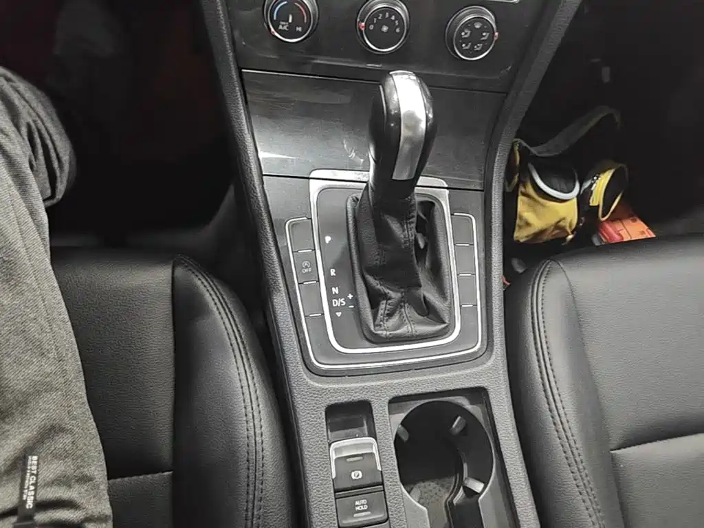 Volkswagen Golf — миниатюра 14