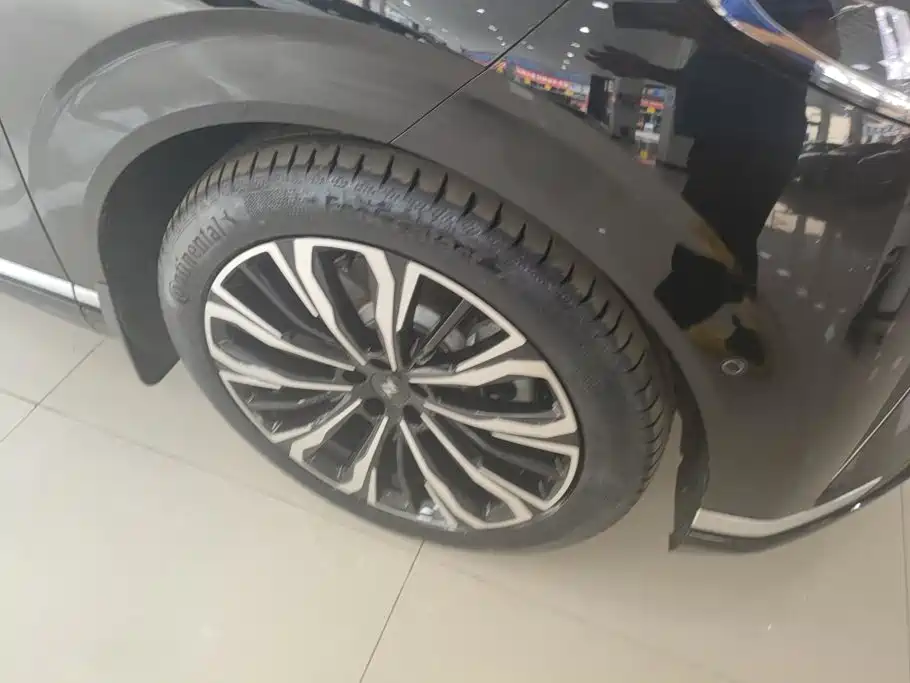 Dongfeng eπ008 2025 210Ultra 6 мест