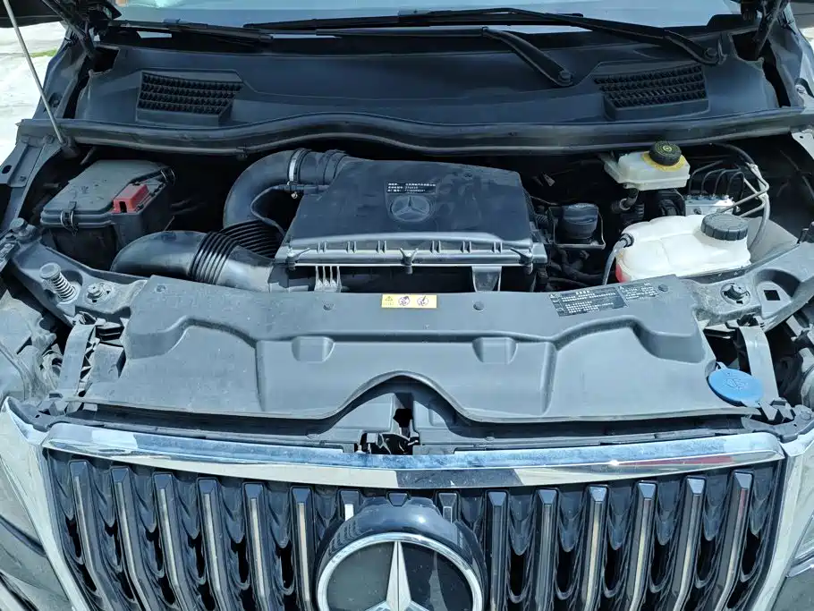 Mercedes-Benz Vito 2023 2.0T Elite 7 мест