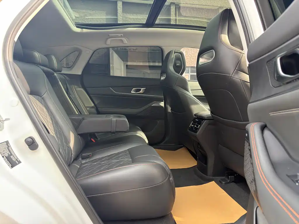 Changan UNI-K iDD — миниатюра 14