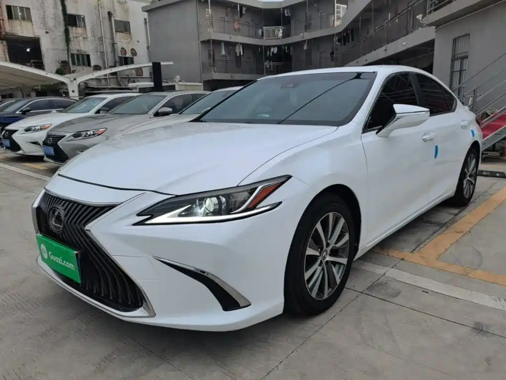 Lexus ES — миниатюра 2