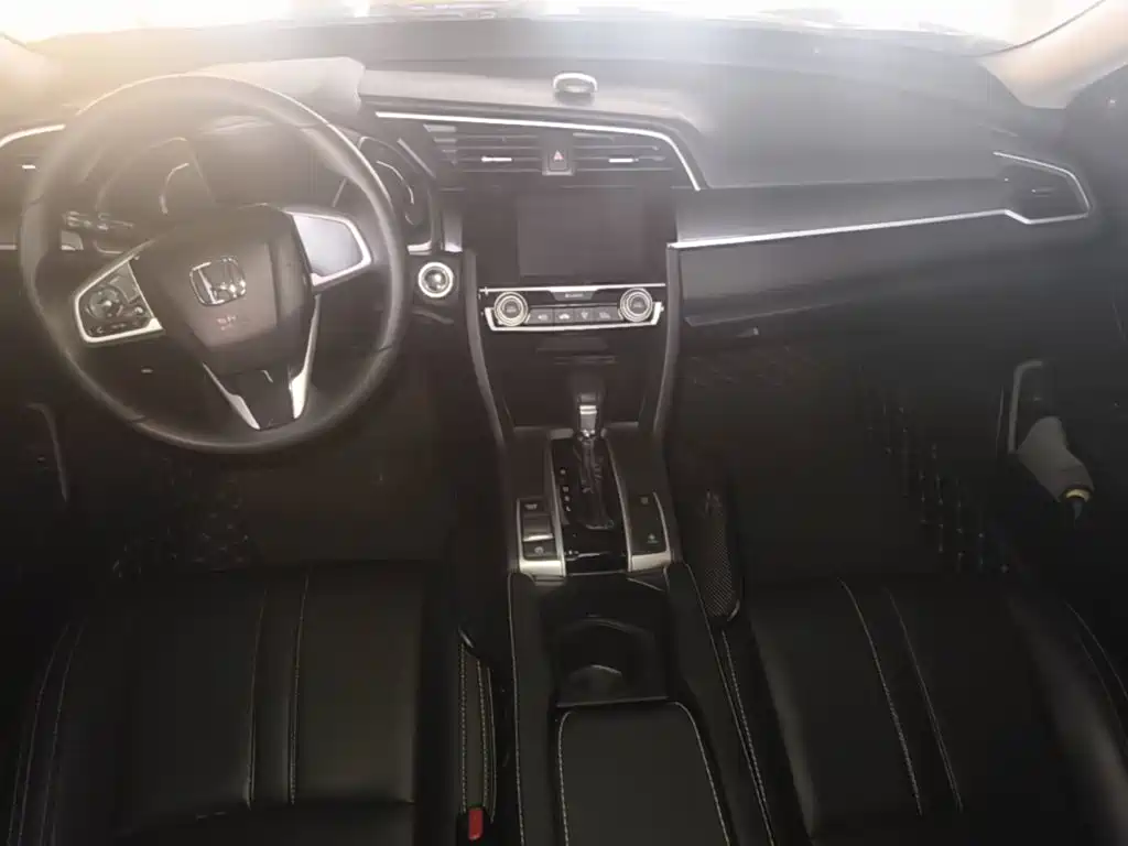 Honda Civic — миниатюра 10