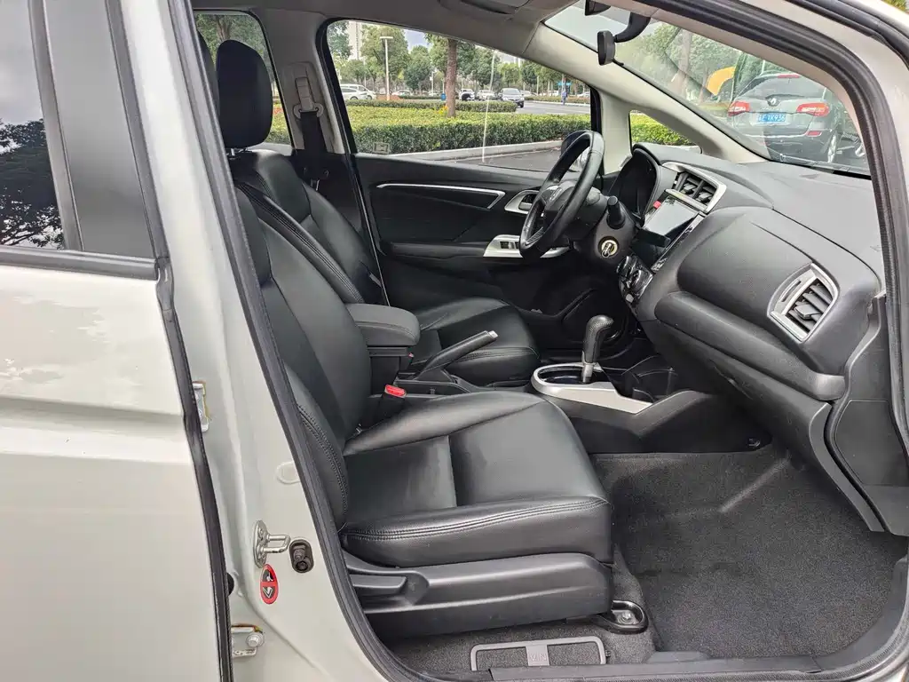 Honda Fit — миниатюра 9