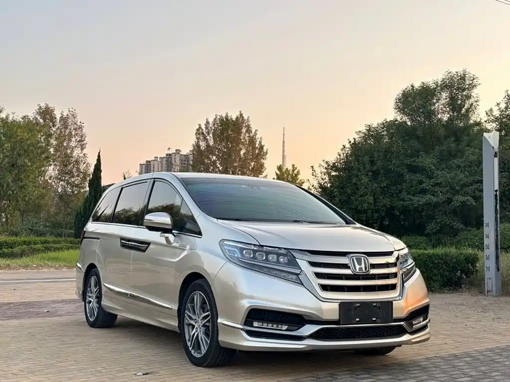 Honda Elysion — миниатюра 3