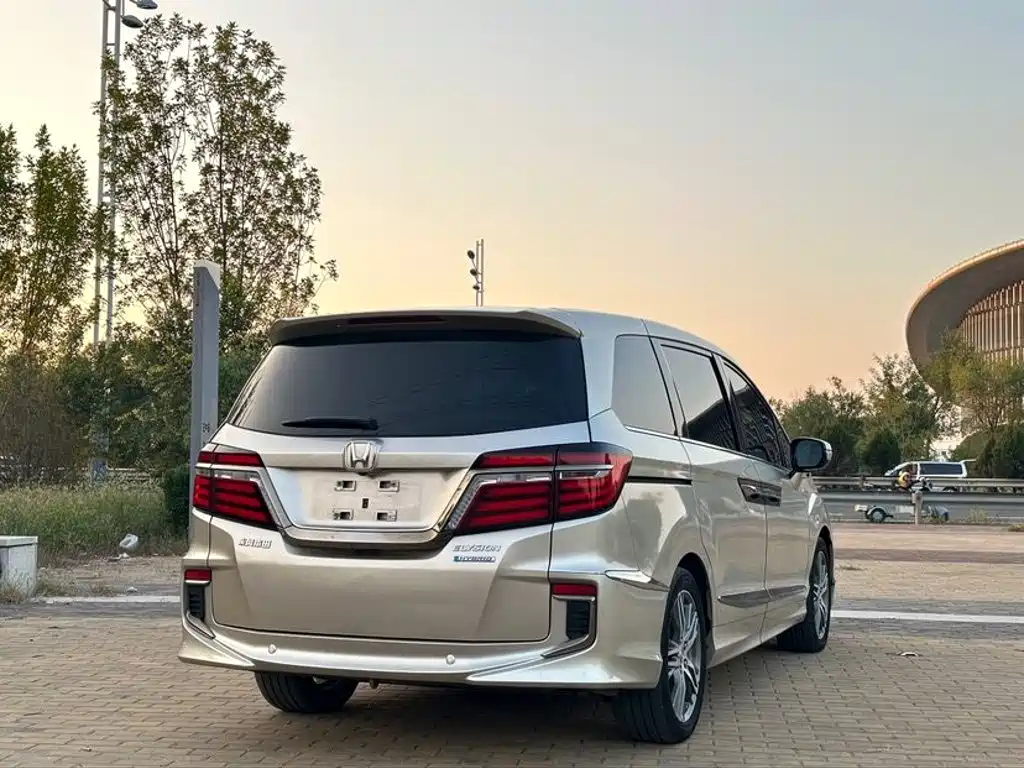 Honda Elysion — миниатюра 4