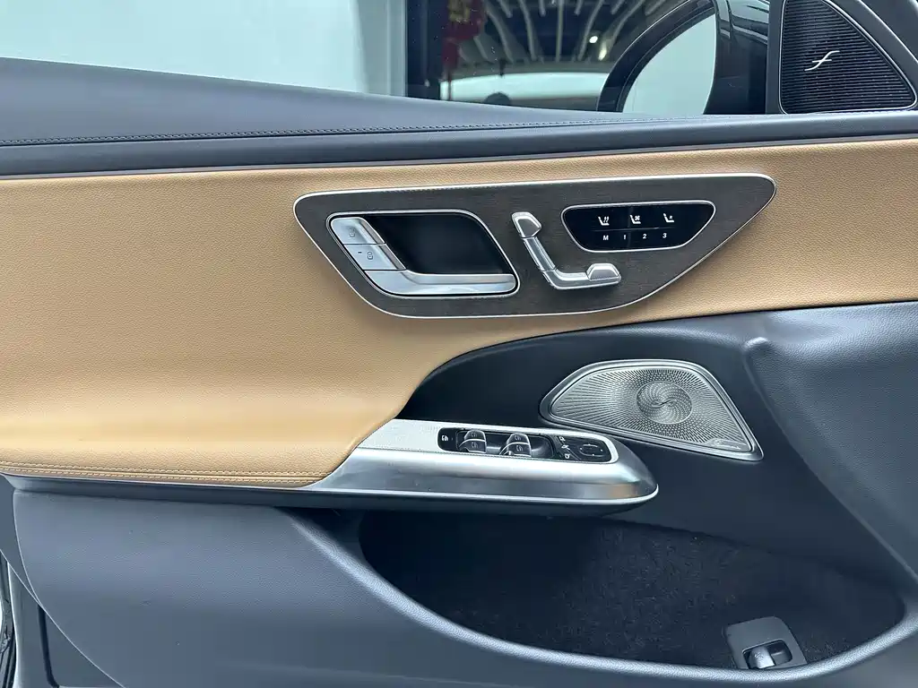 Mercedes-Benz E-Class — миниатюра 19