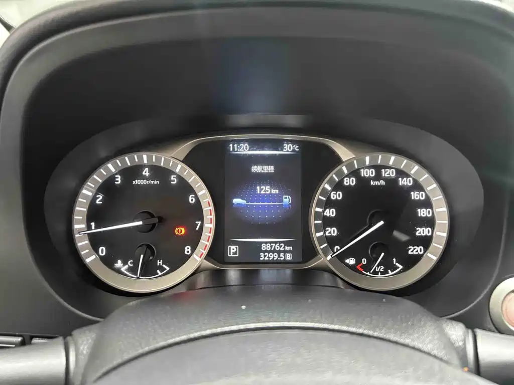 Nissan Terra 2018 2.5L AT Luxury