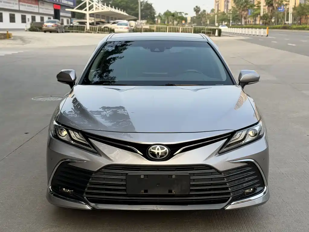 Toyota Camry — миниатюра 2