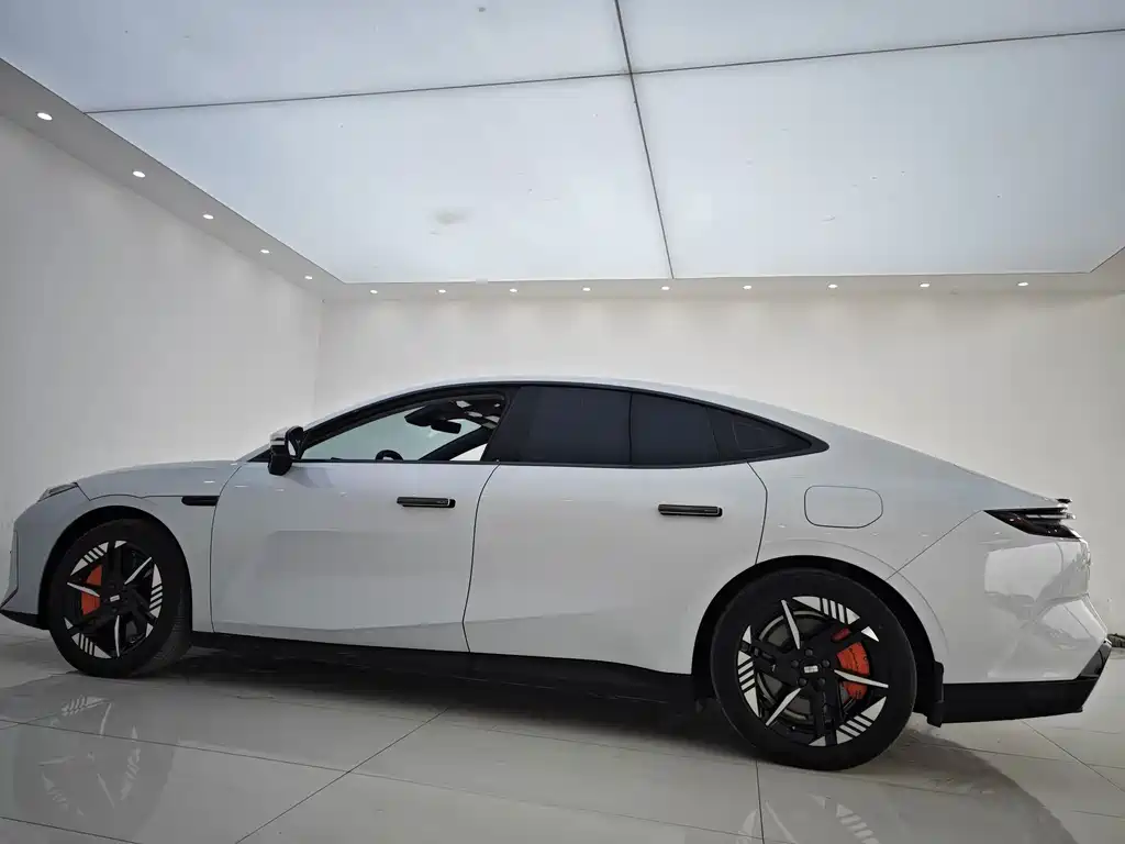 GEELY GALAXY GALAXY E8