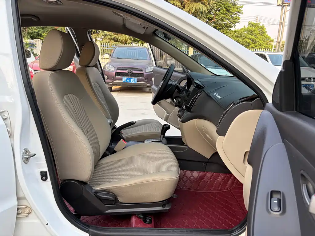 Hyundai Elantra 2015 1.6L AT Comfort