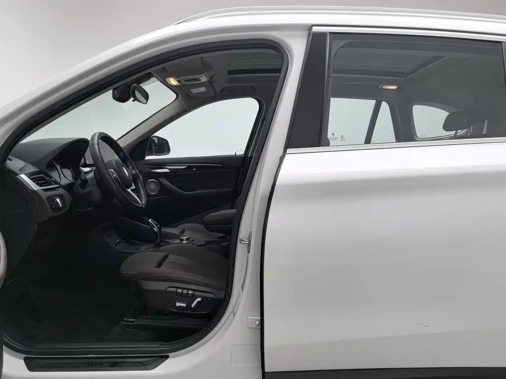 BMW X1 — миниатюра 10